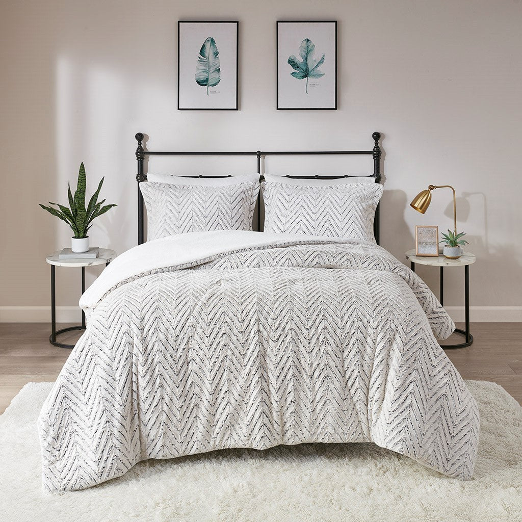 WONDERWALL 'Une Collection' Full/Queen Ultra Plush Down Alternative Comforter Set with Chevron Pattern - Ivory