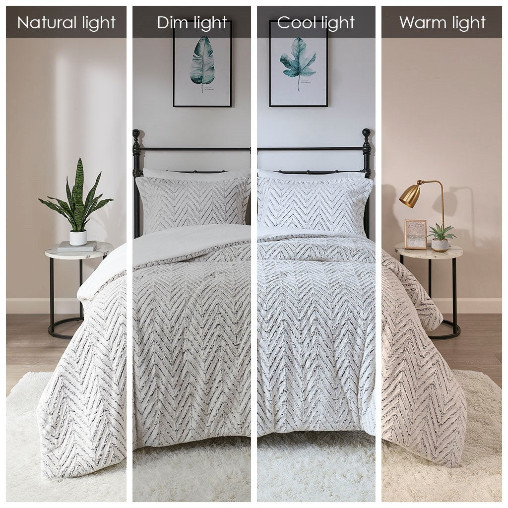 WONDERWALL 'Une Collection' Full/Queen Ultra Plush Down Alternative Comforter Set with Chevron Pattern - Ivory
