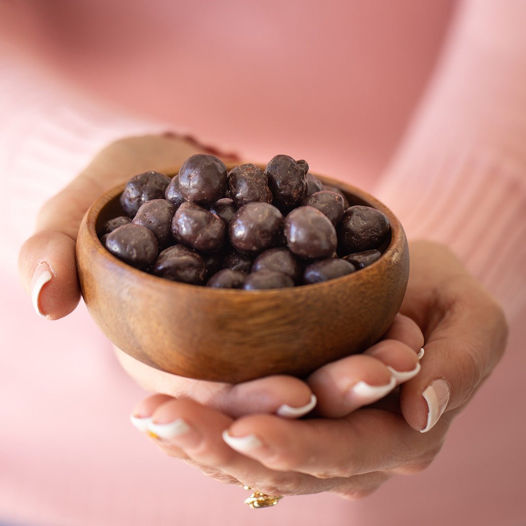 Chocolate Dipped Macadamia Nuts (4 oz x 6 Bags)