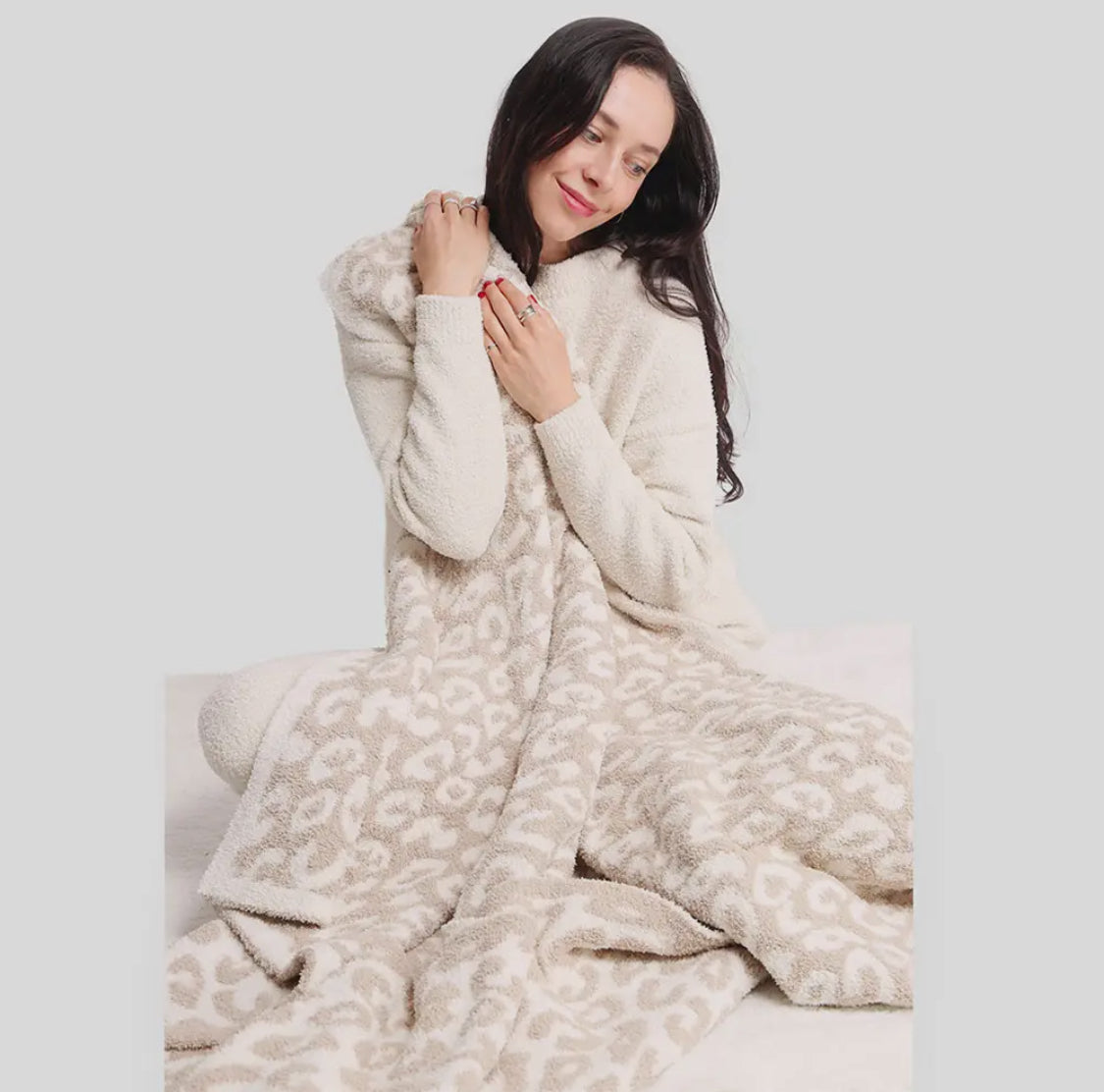 WONDERWALL The Super Soft Leopard Blanket in Tan
