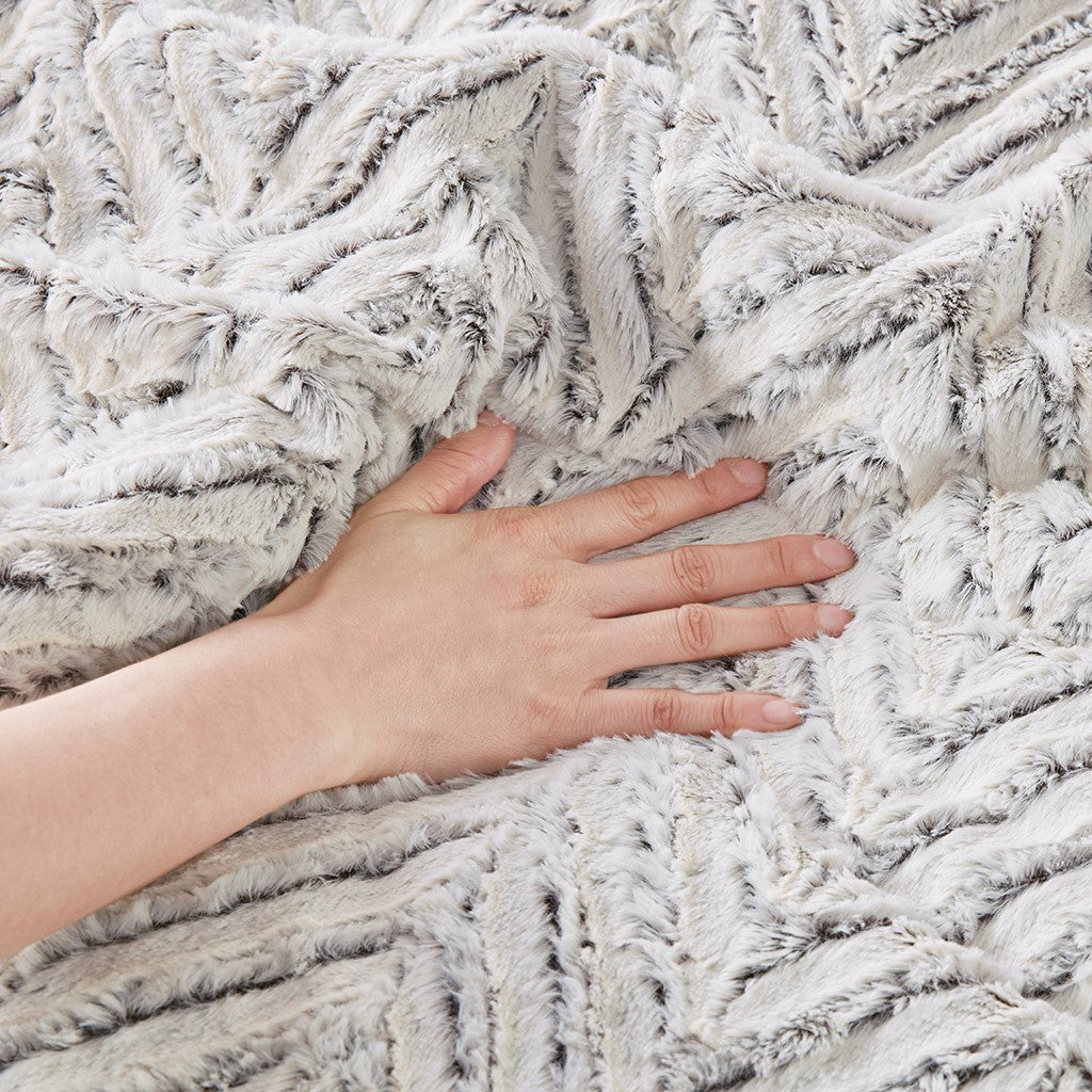 WONDERWALL 'Une Collection' Full/Queen Ultra Plush Down Alternative Comforter Set with Chevron Pattern - Ivory