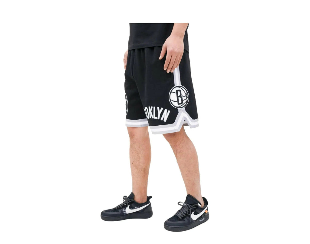 Pro Standard Brooklyn Nets Classic Chenille Men Shorts Black