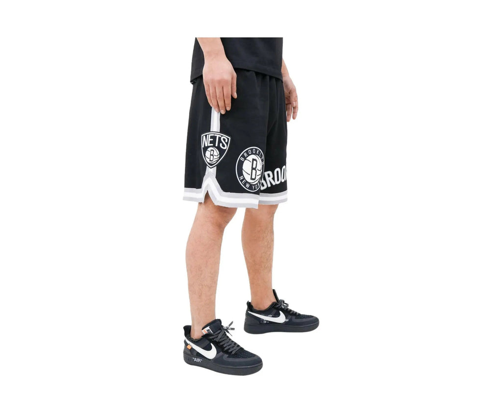 Pro Standard Brooklyn Nets Classic Chenille Men Shorts Black