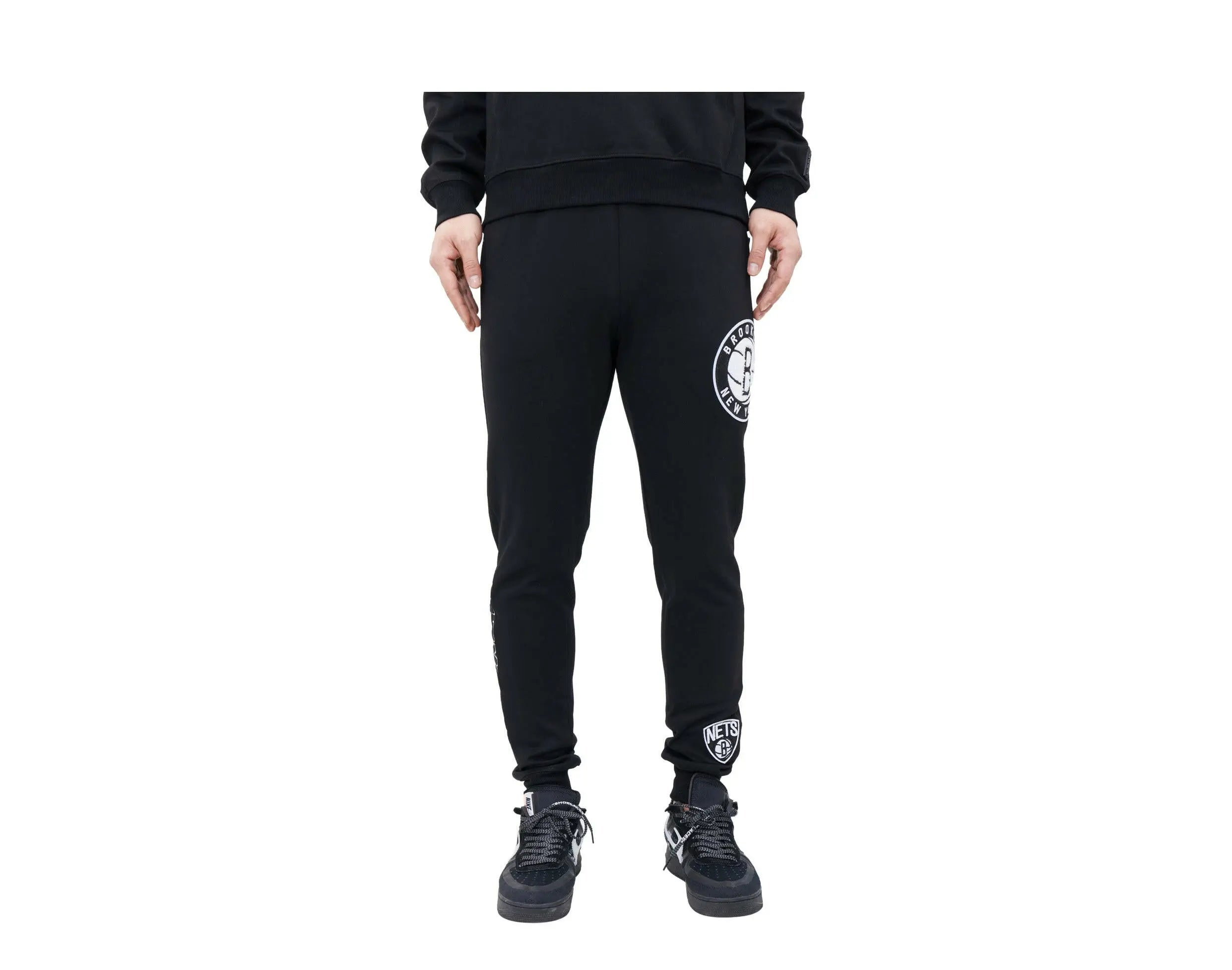 Pro Standard NBA Brooklyn Nets Logo Blended Men Jogger Pants Black