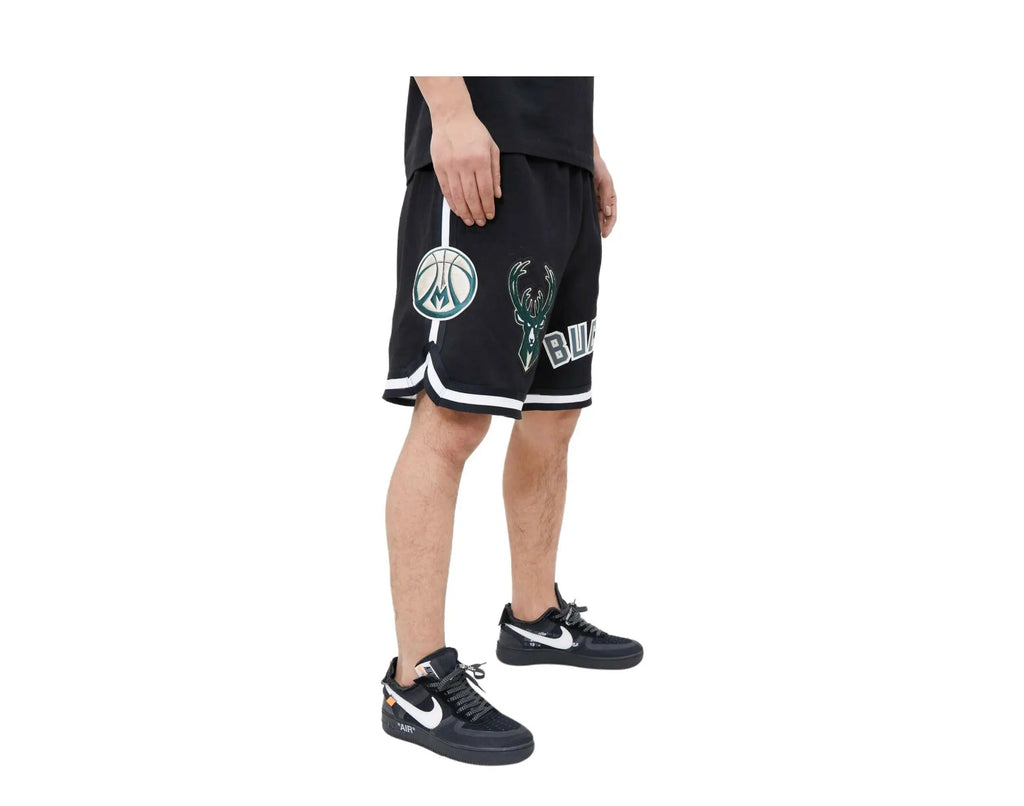 Pro Standard Milwaukee Bucks Classic Chenille Men Shorts Black