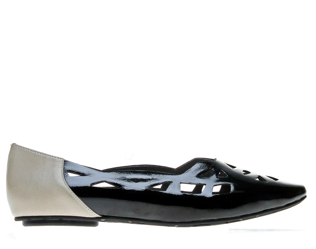Chocolat Blu Glory Women Flats Black