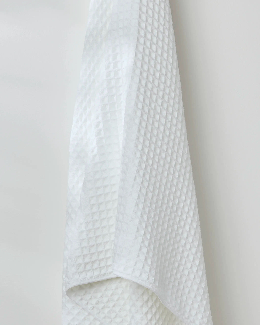 GEOMETRY Cloud Waffle Bath Towel & Washcloth