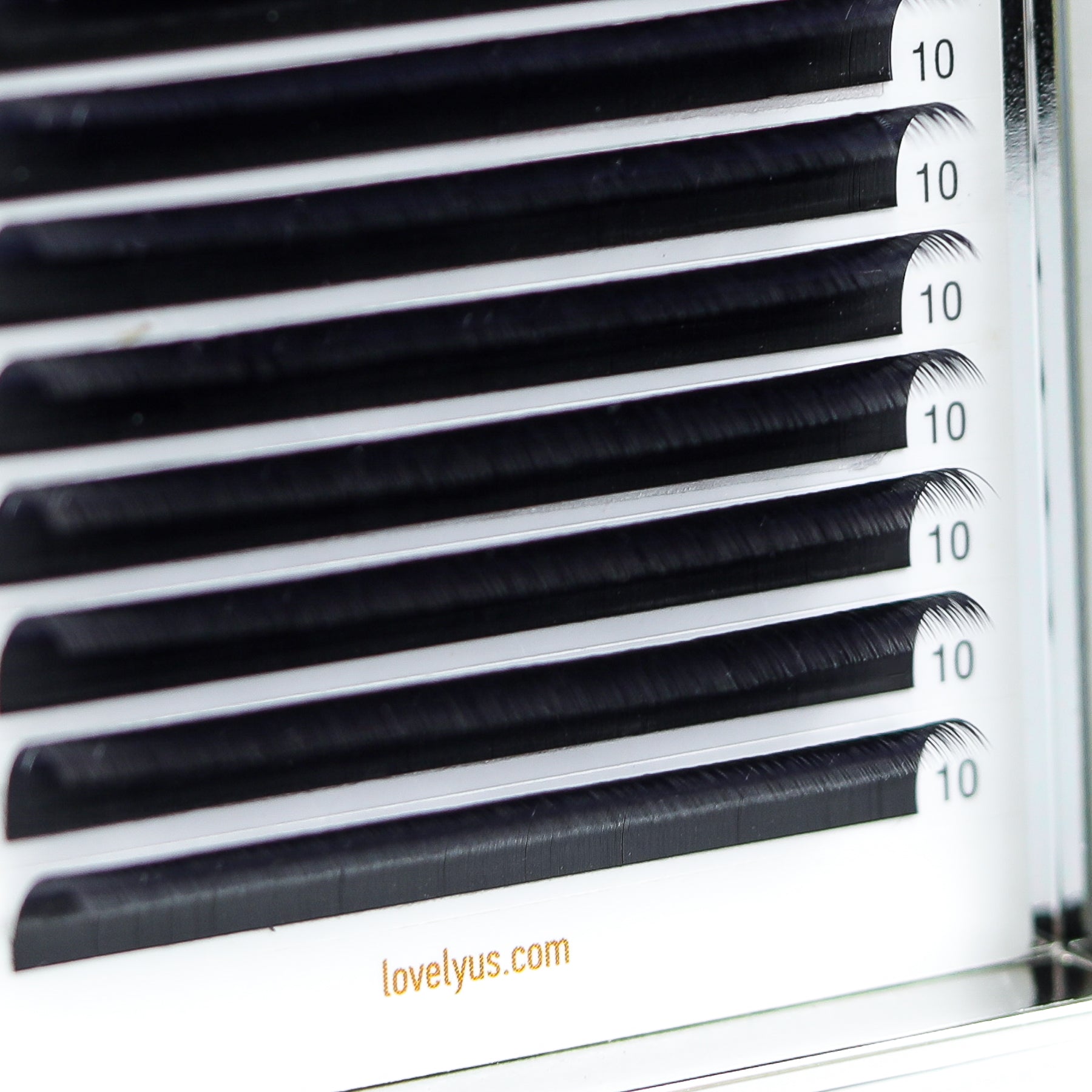 Royal Eyelash Extensions - 16 Lines