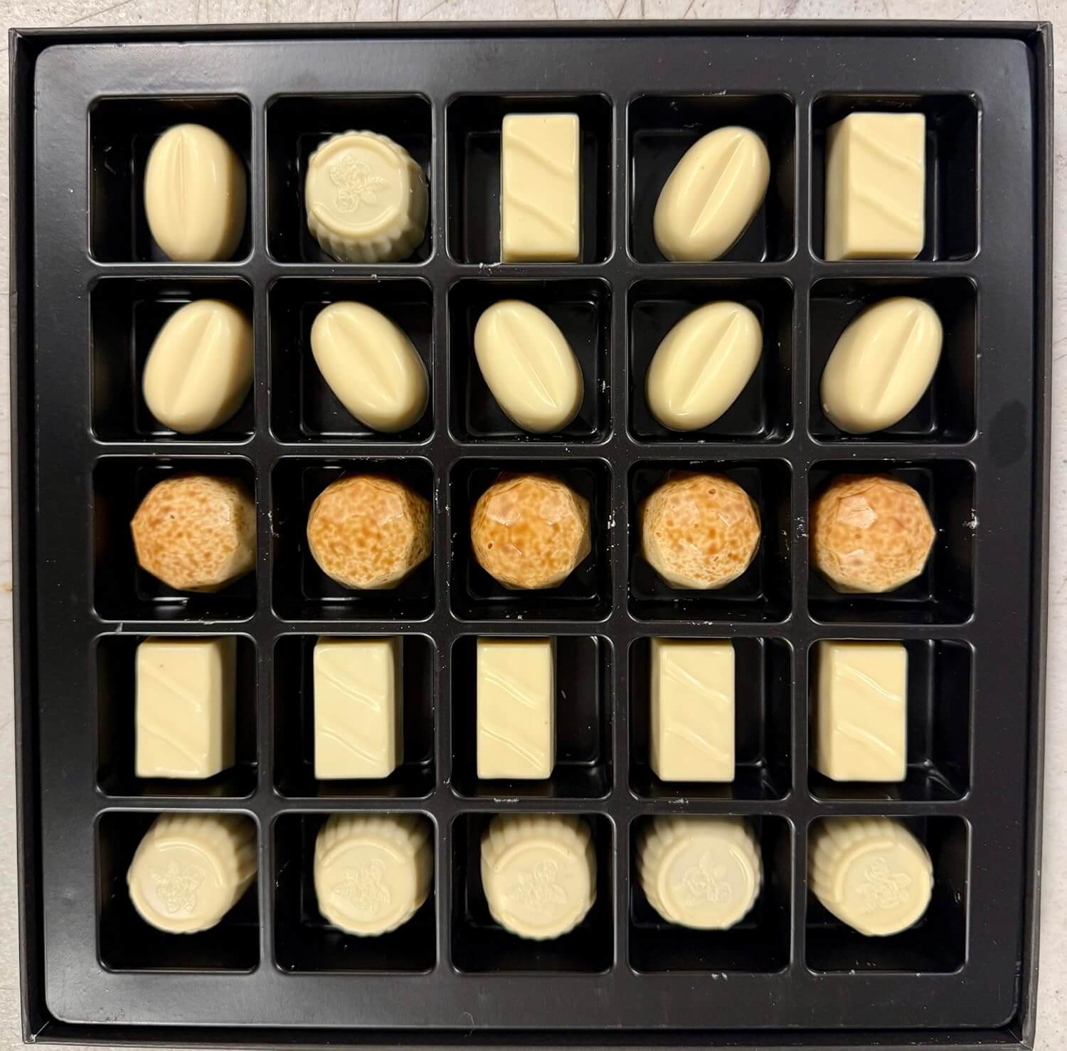 Andy Anand Sugar - Free Belgian White Chocolate Truffles & Pralines, 25 pc, 10.5 oz – Stevia Sweetened, Keto & Diabetic - Friendly Gift Box