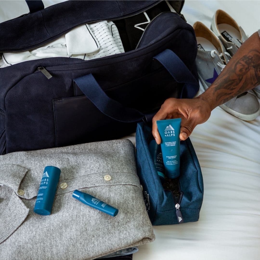 O + A Travel Bag