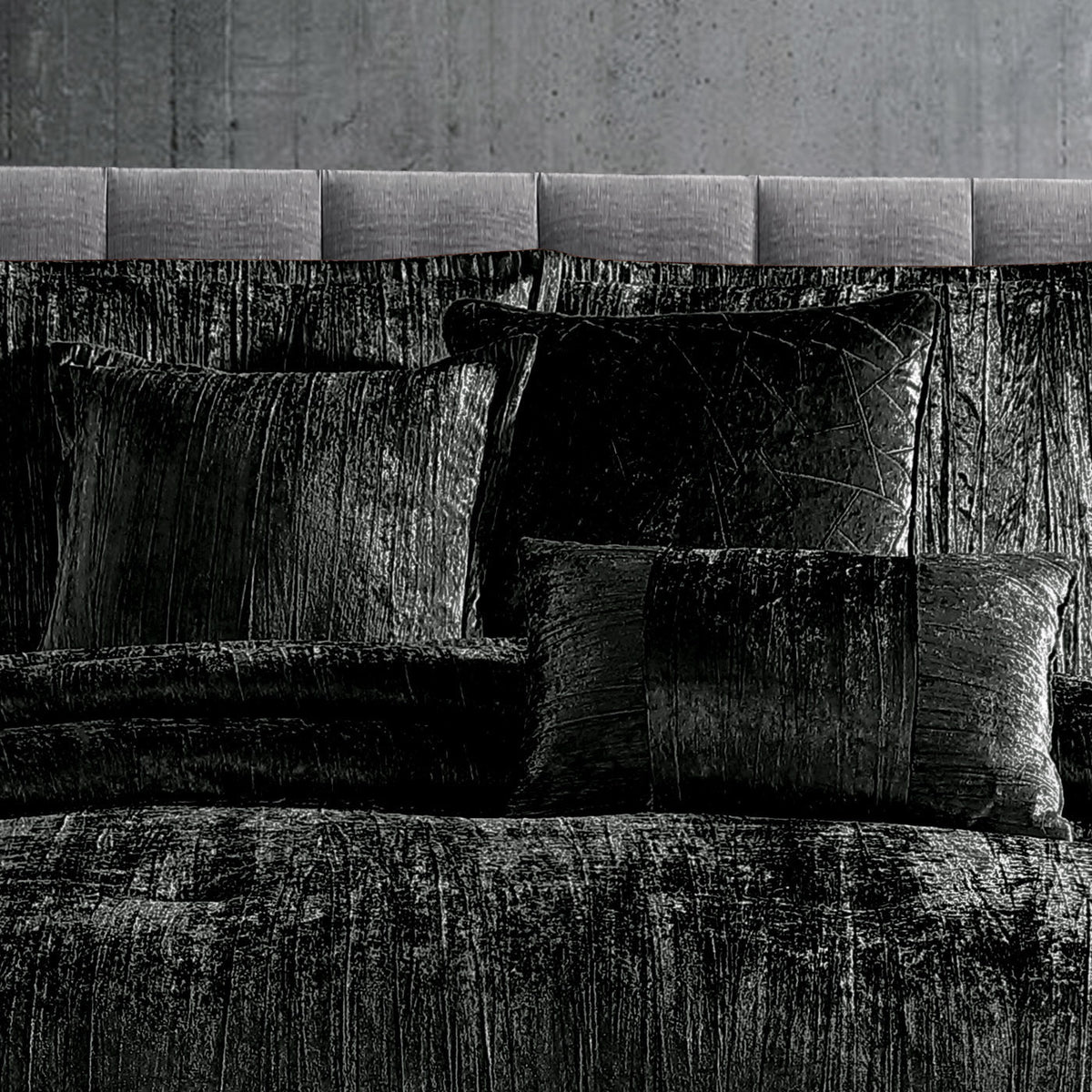 WONDERWALL 'Une Collection' Black Crinkle Velvet Comforter Set with Plush Fill - 7 Piece