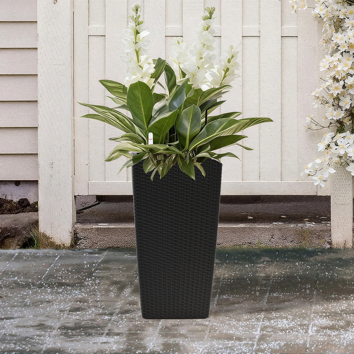 WONDERWALL 'Une Collection' Square Planters with Automatic Watering System - Faux Rattan, Pack of 2