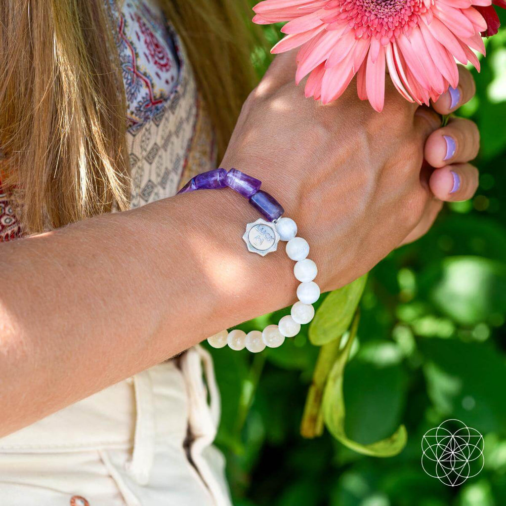 Pure Luck - Horseshoe Amethyst Bracelet - WONDERWALL