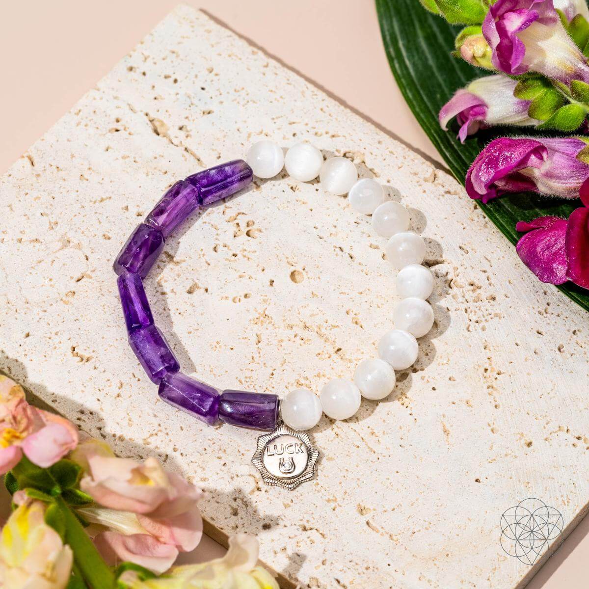 Pure Luck - Horseshoe Amethyst Bracelet - WONDERWALL
