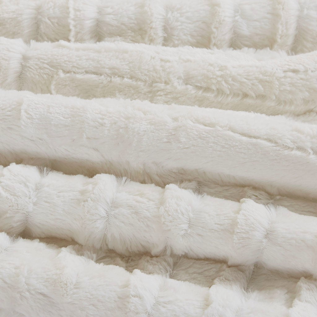 WONDERWALL 'Une Collection' Ivory Fur Down Alternative Comforter Mini Set with Hypoallergenic Filling