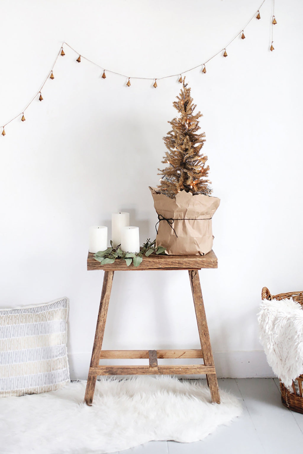 WONDERWALL ‘Noël DuBois’ 2-Foot Pre-Lit Brown Tabletop Christmas Tree with Burlap Base