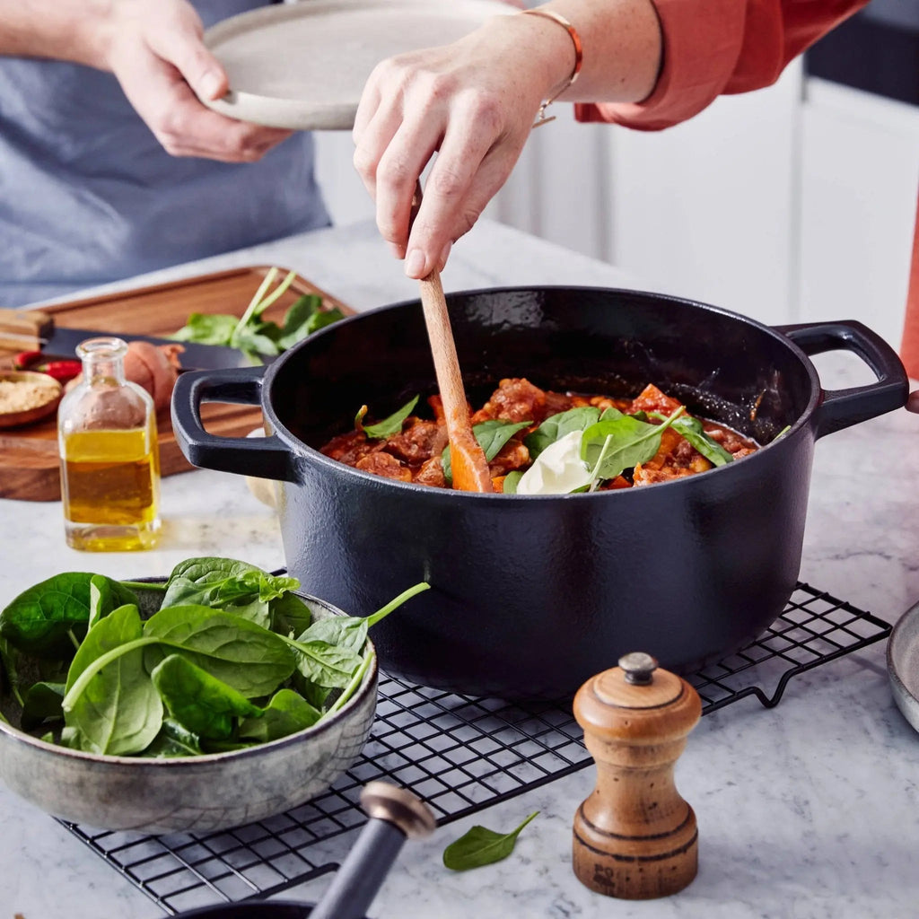 WONDERWALL ‘La Sélection Joyce’ Enameled Cast Iron Round Dutch Oven, 5-Qt