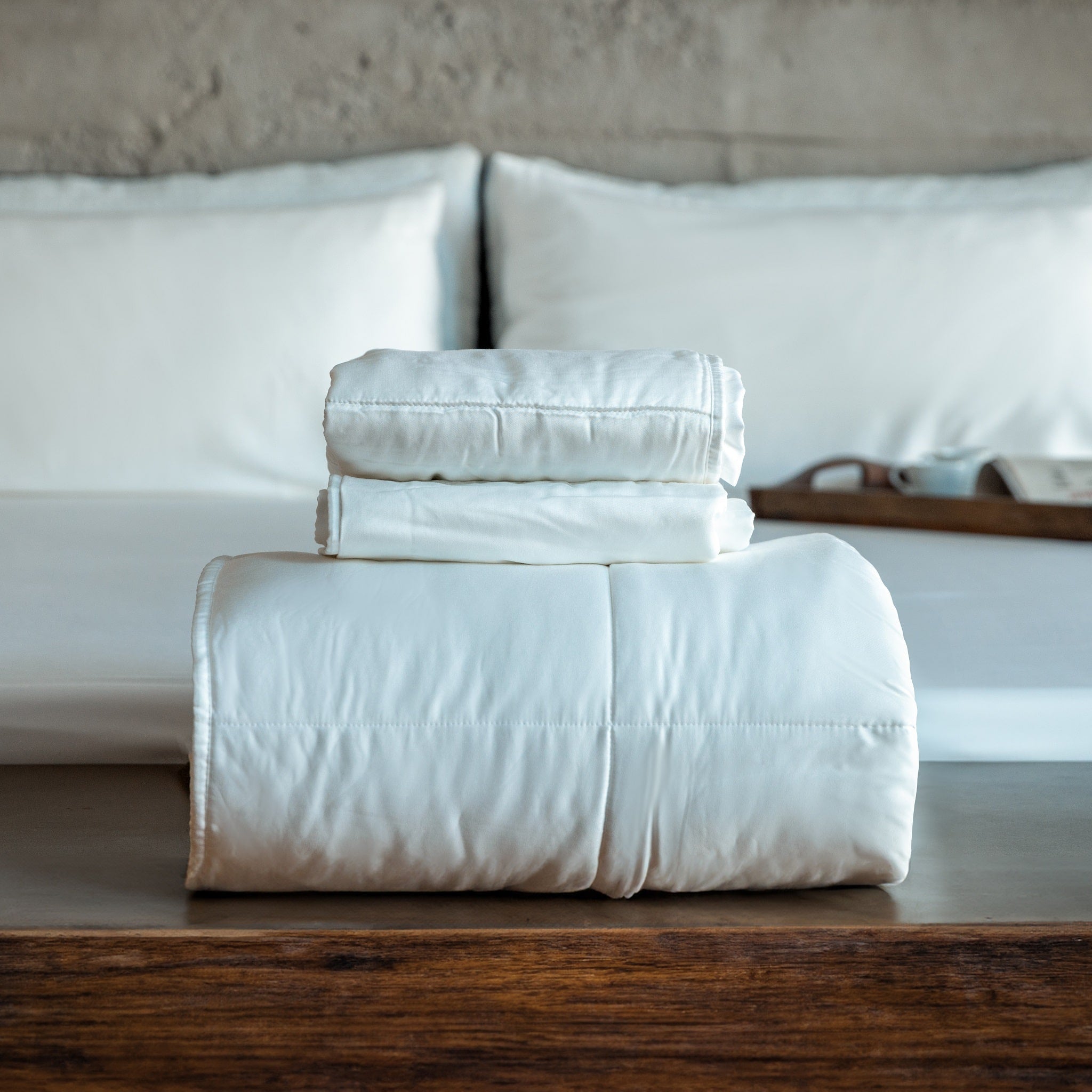 Cooling Comforter Set – Temperature - Regulating Eucalyptus Silk Comforter & Pillow Shams